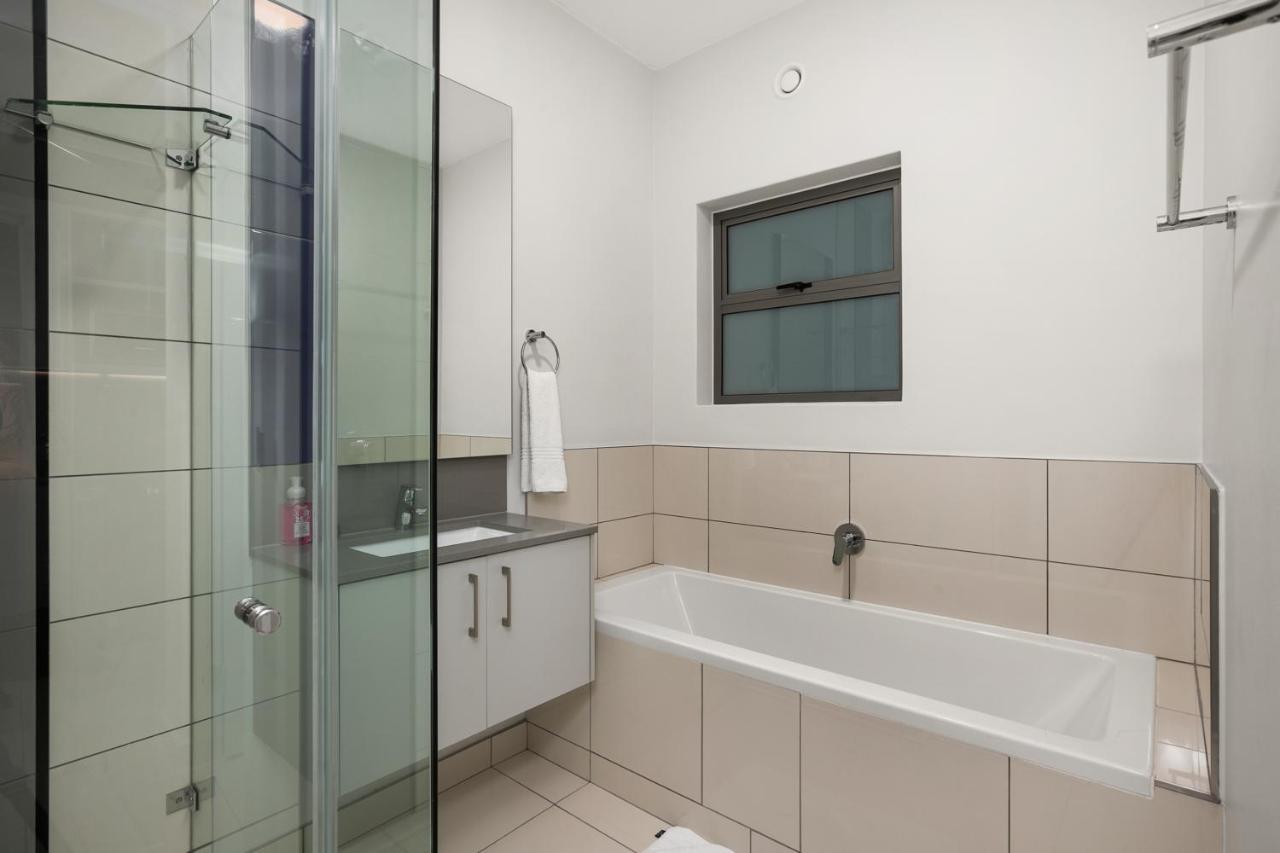 Easy Stay - The Median Rosebank ヨハネスブルグ エクステリア 写真