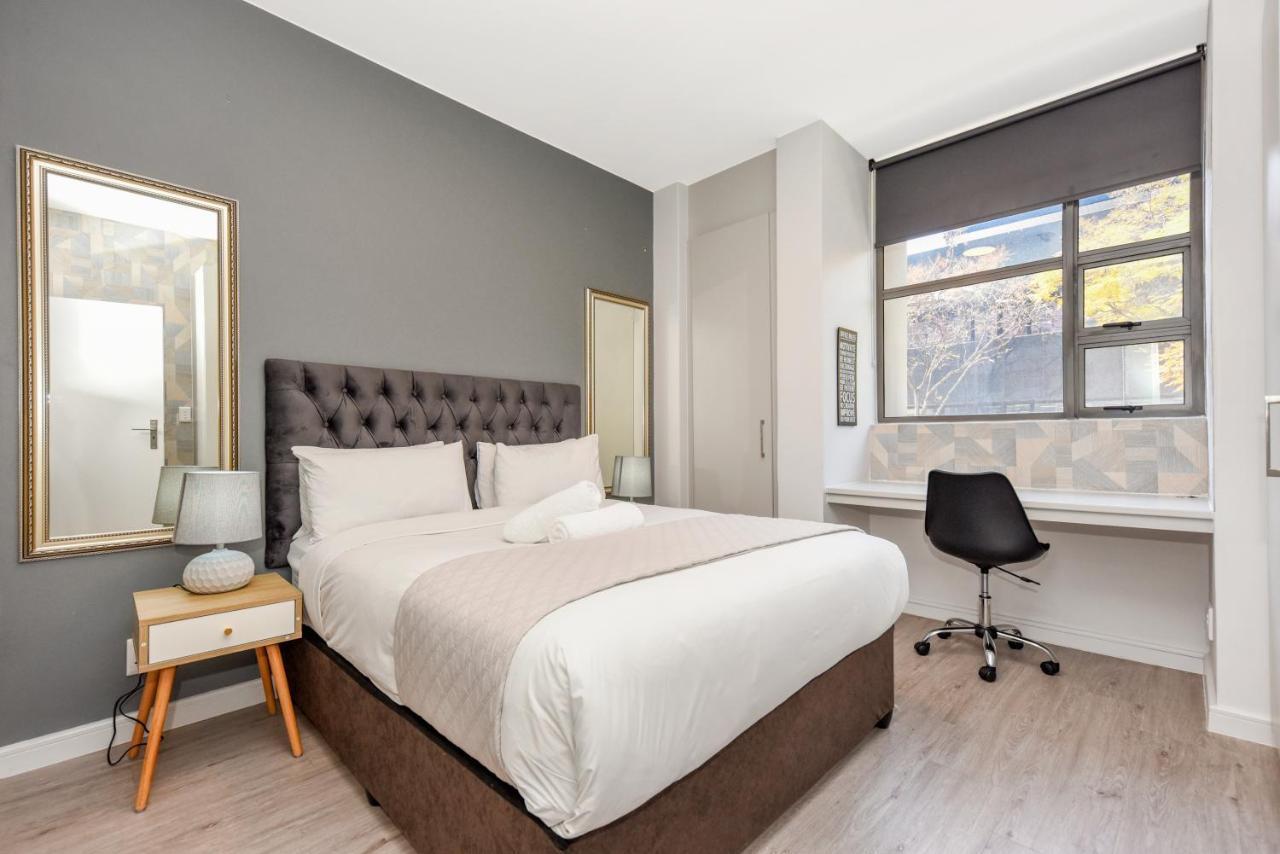 Easy Stay - The Median Rosebank ヨハネスブルグ エクステリア 写真