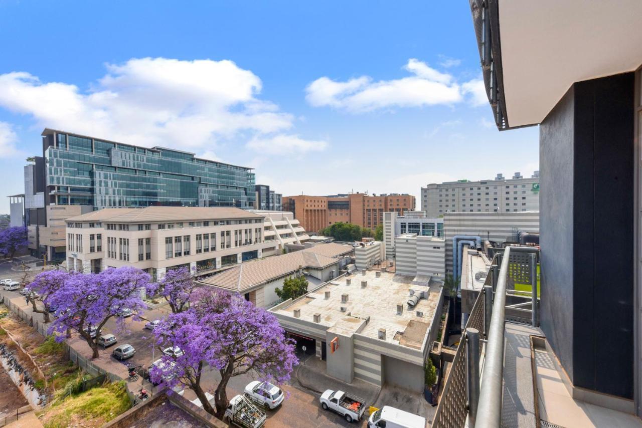 Easy Stay - The Median Rosebank ヨハネスブルグ エクステリア 写真